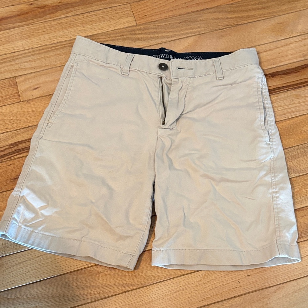 crown & ivy Beige Men’s Flat-Front Shorts